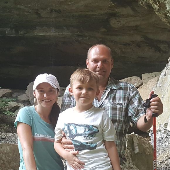 Meet your Posher, Emily - Picture 1 of 1